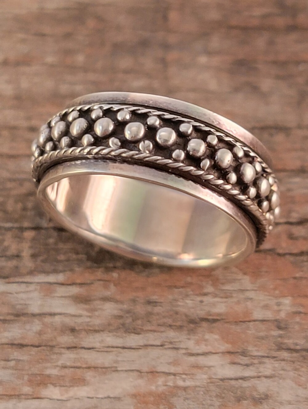 Sterling Raised Dot Spinner Band Ring